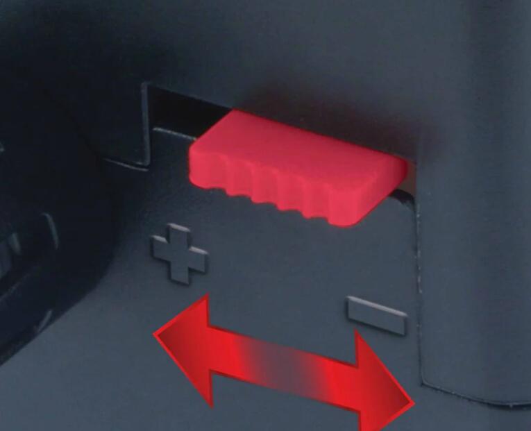 Skimmer de Superfície Fluval SK400 instalado no aquário para remoção de resíduos flutuantes