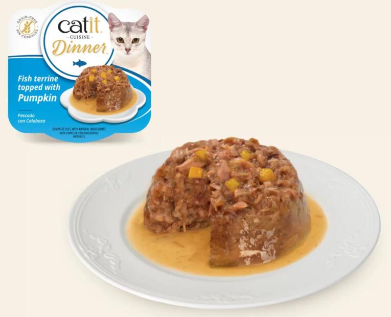 Catit Cuisine Dinner Peixe com molho de Abóbora 75g é um alimento húmido premium para gatos, portanto elaborado com peixe fresco de alta qualidade.